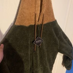 Zaful two-tone fluffy hoodie Size Large (with tag)